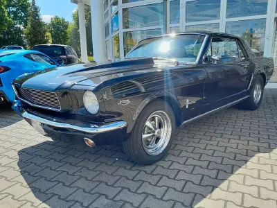 Używany Ford V8 190 KM (139 kW) 1965 Czarny Coupe