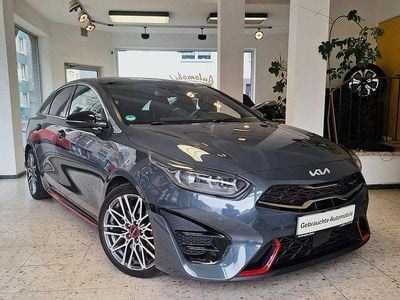 Grau Gebraucht 2022 Kia ProCeed GT GT Kleinwagen | 24.980 € (Fairer Preis)