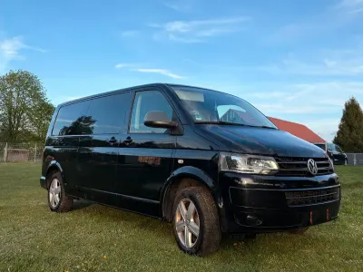 Gebraucht VW Multivan 132 PS (97 kW) 2015 Schwarz Van / Kleinbus
