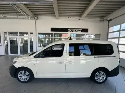 Gebraucht VW Caddy Maxi 122 PS (89 kW) 2023 Beige Van / Kleinbus