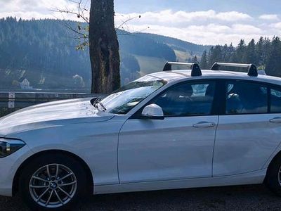 Gebraucht BMW 116 Sport Line 122 PS (89 kW) 2015 Weiß Kleinwagen