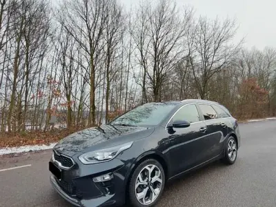 Gebraucht Kia Ceed 136 PS (100 kW) 2021 Schwarz Kleinwagen