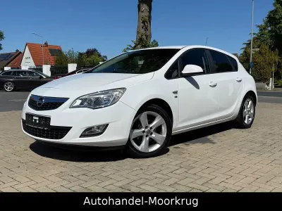 Gebraucht Opel Astra 116 PS (85 kW) 2012 Weiß Limousine
