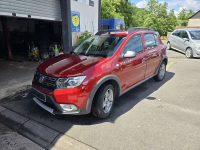Gebraucht Dacia Sandero Stepway 90 PS (66 kW) 2019 Kirchrot Limousine