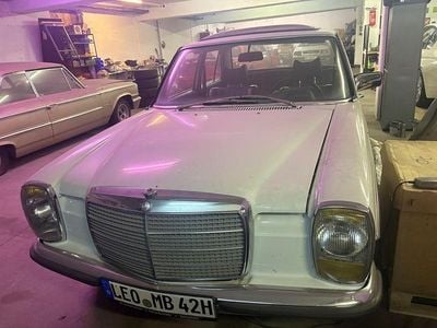 Weiß Gebraucht 1973 Mercedes W115 Limousine | 6.500 €