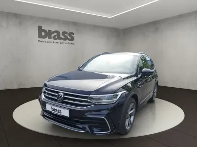 Gebraucht VW Tiguan R-line 150 PS (110 kW) 2024 Deep black perleffekt SUV