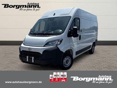 Weiss Gebraucht 2024 Toyota Proace H2 Van / Kleinbus | 32.490 € (Fairer Preis)