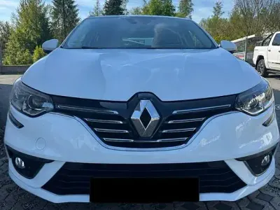 Gebraucht Renault Mégane Intens 132 PS (97 kW) 2016 Weiß Limousine