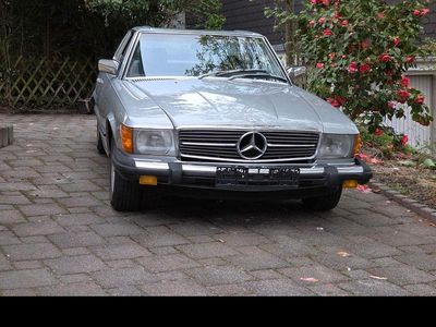 Usata Mercedes SL380 155 CV (114 kW) 1982 Argento Cabrio