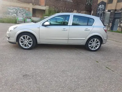 Gebraucht Opel Astra 125 PS (91 kW) 2006 Silber Kombi