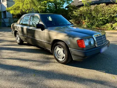 Usata Mercedes E250 94 CV (69 kW) 1989 Grigio Berlina