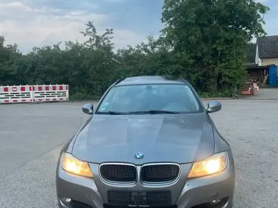 Gebraucht BMW 320 184 PS (135 kW) 2010 Grau Kombi