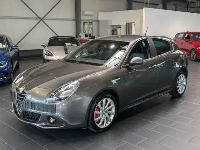 Usata Alfa Romeo Giulietta Turismo 170 CV (125 kW) 2015 Grigio Utilitaria