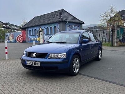 Used VW Passat Basis 101 HP (74 kW) 1998 Blue Sedan