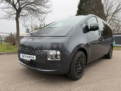 Gebraucht Hyundai Staria Prime 177 PS (130 kW) 2024 Grau Van / Kleinbus