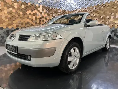 Gebraucht Renault Mégane Cabriolet Privilege 113 PS (83 kW) 2004 Grau Cabrio