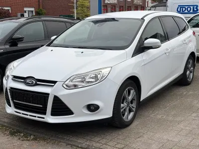 Gebraucht Ford Focus SYNC Edition 125 PS (91 kW) 2014 Weiß Kombi