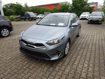 Silber Neu 2025 Kia Ceed Kleinwagen | 23.490 € (Guter Preis)