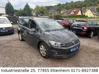 Grau Gebraucht 2020 VW Touran Comfortline Van / Kleinbus | 17.999 € (Guter Preis)