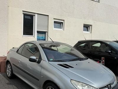 Gebraucht Peugeot 206 109 PS (80 kW) 2002 Grau Cabrio