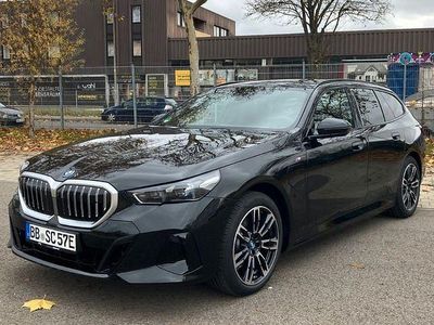 Gebraucht BMW 530e M Sport 299 PS (219 kW) 2024 Schwarz Kombi