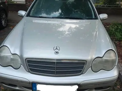 Gebraucht Mercedes C180 140 PS (102 kW) 2004 Silber Limousine