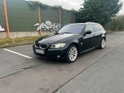 Gebraucht BMW 325 218 PS (160 kW) 2011 Schwarz Kombi