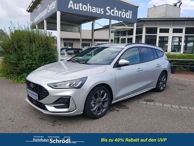Moondust silber/silber Gebraucht 2024 Ford Focus ST-Line Kombi | 28.990 € (Fairer Preis)