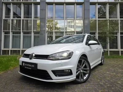 Używany VW Golf VII R-line 150 KM (110 kW) 2016 Biały Sedan/Limuzyna