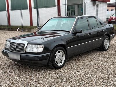 Gebraucht Mercedes 200 136 PS (100 kW) 1993 Limousine
