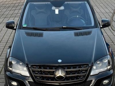 Gebraucht Mercedes ML320 224 PS (164 kW) 2009 Schwarz SUV