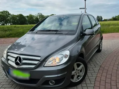 Gebraucht Mercedes B160 95 PS (69 kW) 2010 Grau Van / Kleinbus