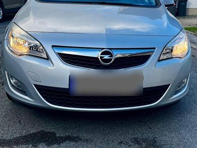 Usata Opel Astra 116 CV (85 kW) 2011 Argento Utilitaria