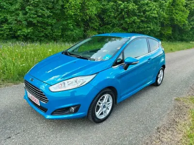 Gebraucht Ford Fiesta Titanium 101 PS (74 kW) 2013 Blau Kleinwagen