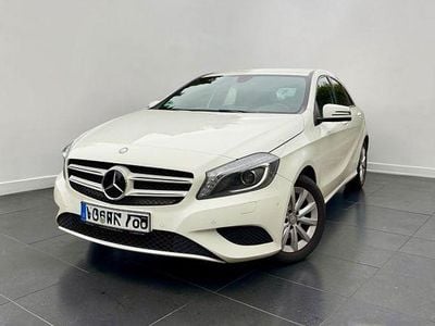 Gebraucht Mercedes A180 122 PS (89 kW) 2015 Weiß Limousine