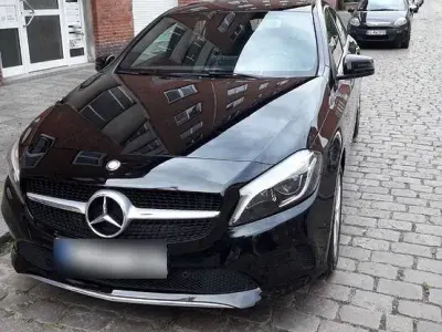 Gebraucht Mercedes A160 Urban 102 PS (75 kW) 2016 Schwarz Kleinwagen