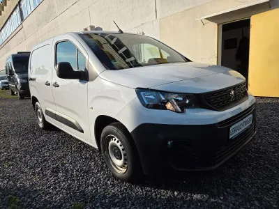 Gebraucht Peugeot Partner Premium 75 PS (55 kW) 2019 Weiß Van / Kleinbus