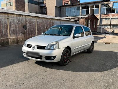 Gebraucht Renault Clio II Campus 75 PS (55 kW) 2007 Silber Kleinwagen