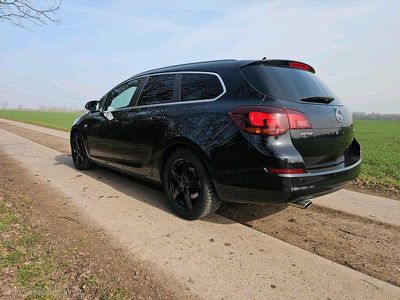 Gebraucht Opel Astra 179 PS (131 kW) 2010 Schwarz Kombi