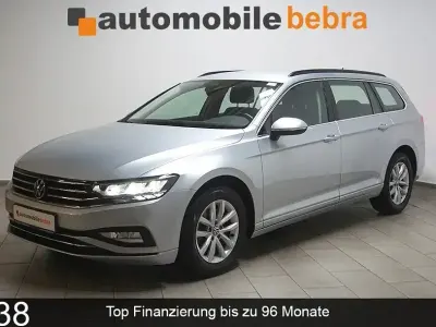 Gebraucht VW Passat Business 150 PS (110 kW) 2023 Scale silver Kombi