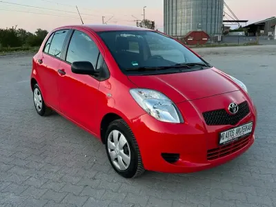 Usata Toyota Yaris 69 CV (50 kW) 2007 Rosso Utilitaria