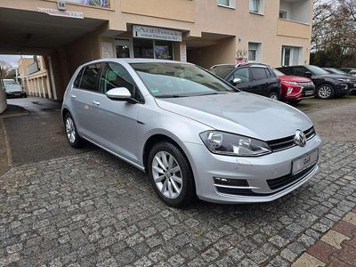 Gebraucht VW Golf VII LOUNGE 86 PS (63 kW) 2015 Reflexsilber metallic Kleinwagen