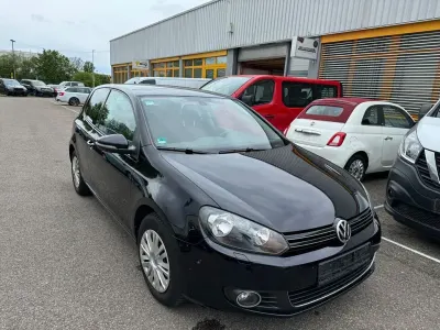 Gebraucht VW Golf VI Style 105 PS (77 kW) 2011 Schwarz Kleinwagen