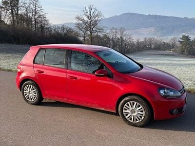 Gebraucht VW Golf VI Comfortline 122 PS (89 kW) 2011 Rot Kleinwagen