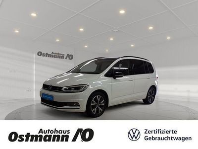 Weiß Gebraucht 2021 VW Touran Highline Van / Kleinbus | 31.385 € (Etwas zu teuer)