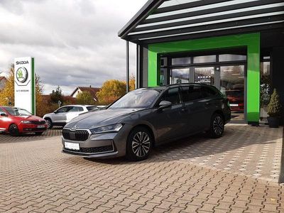 Neu Skoda Superb Selection 265 PS (194 kW) 2025 Grau Kombi