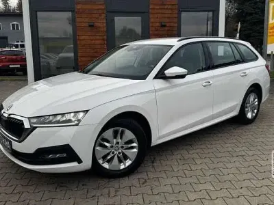 Gebraucht Skoda Octavia Ambition 116 PS (85 kW) 2022 Weiß Kombi