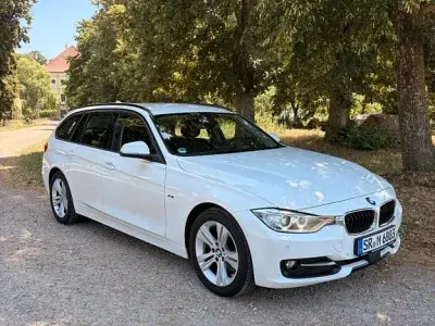 Gebraucht BMW 320 Sport Line 184 PS (135 kW) 2014 Weiß Limousine
