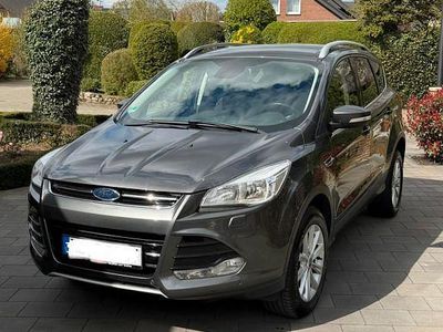 Gebraucht Ford Kuga Trend 150 PS (110 kW) 2016 Grau SUV
