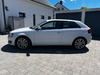 Gebraucht Audi A3 Ambiente 105 PS (77 kW) 2012 Weiß Kleinwagen